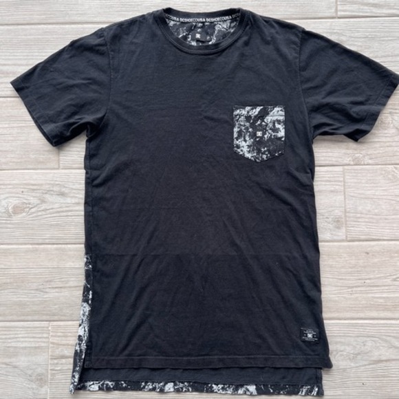 DC Shoes Co. Black Pocket T-Shirt Layered Hem Streetwear Skater Style - Picture 1 of 8